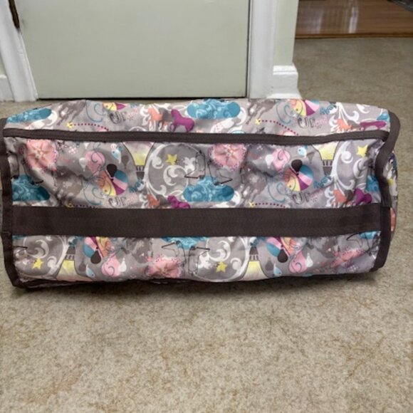 LeSportSac Weekender, Gym. Sports, Travel Bag " Like New " - Picture 5 of 9